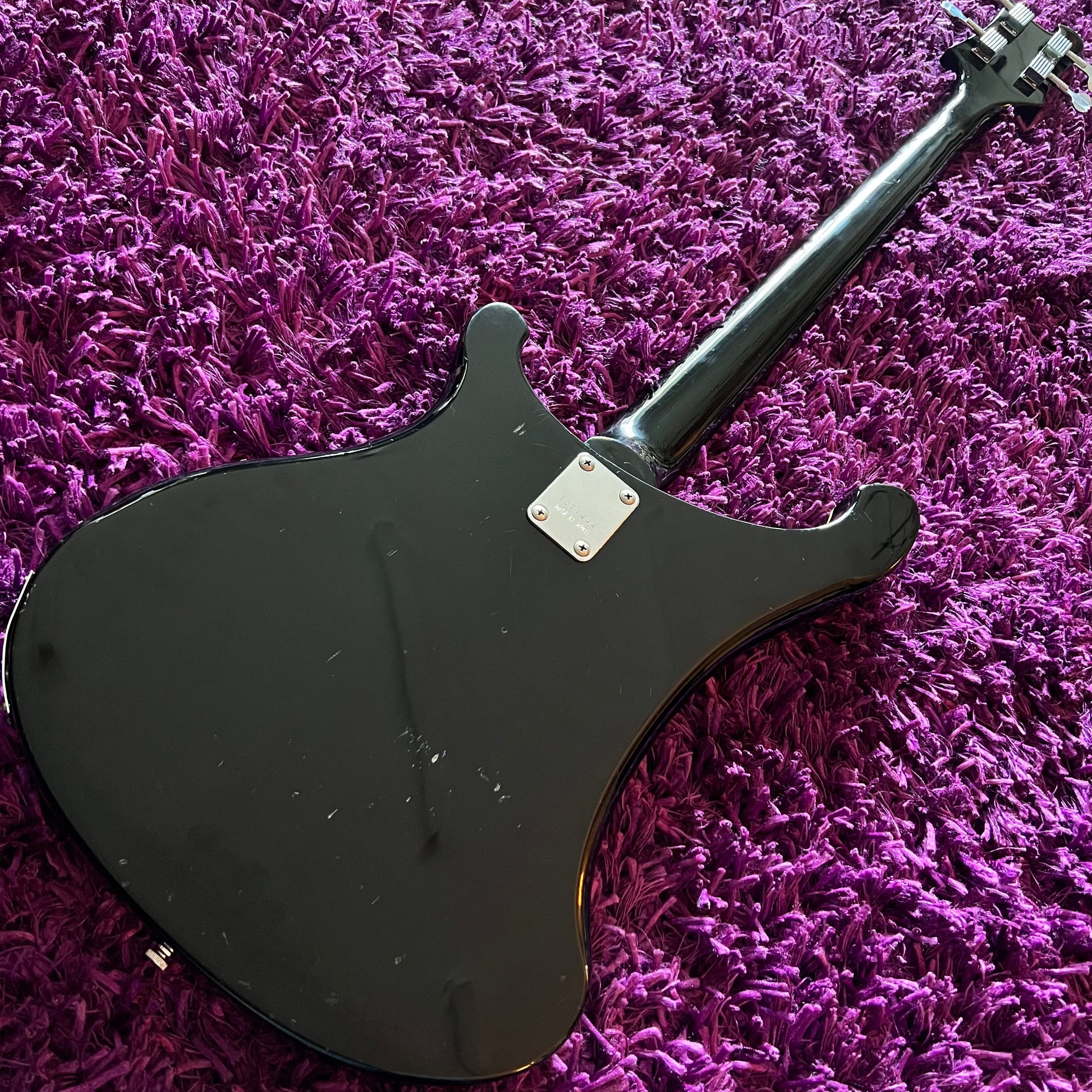 1981 Aria Pro II RB-650 Rickenbacker 4001 Copy Black (MIJ) – Deep 1981 Aria Pro II RB-650 Rickenbacker 4001 Copy Black (MIJ) – Deep