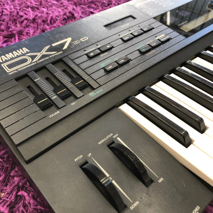 Yamaha DX7 II-D Digital Programmable Algorithm Keyboard Synthesizer (Made in Japan)