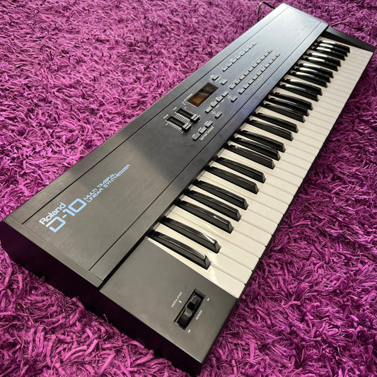 Roland D-10 Digital Linear Arithmetic (LA) Synthesizer Keyboard (w/ Original Case)