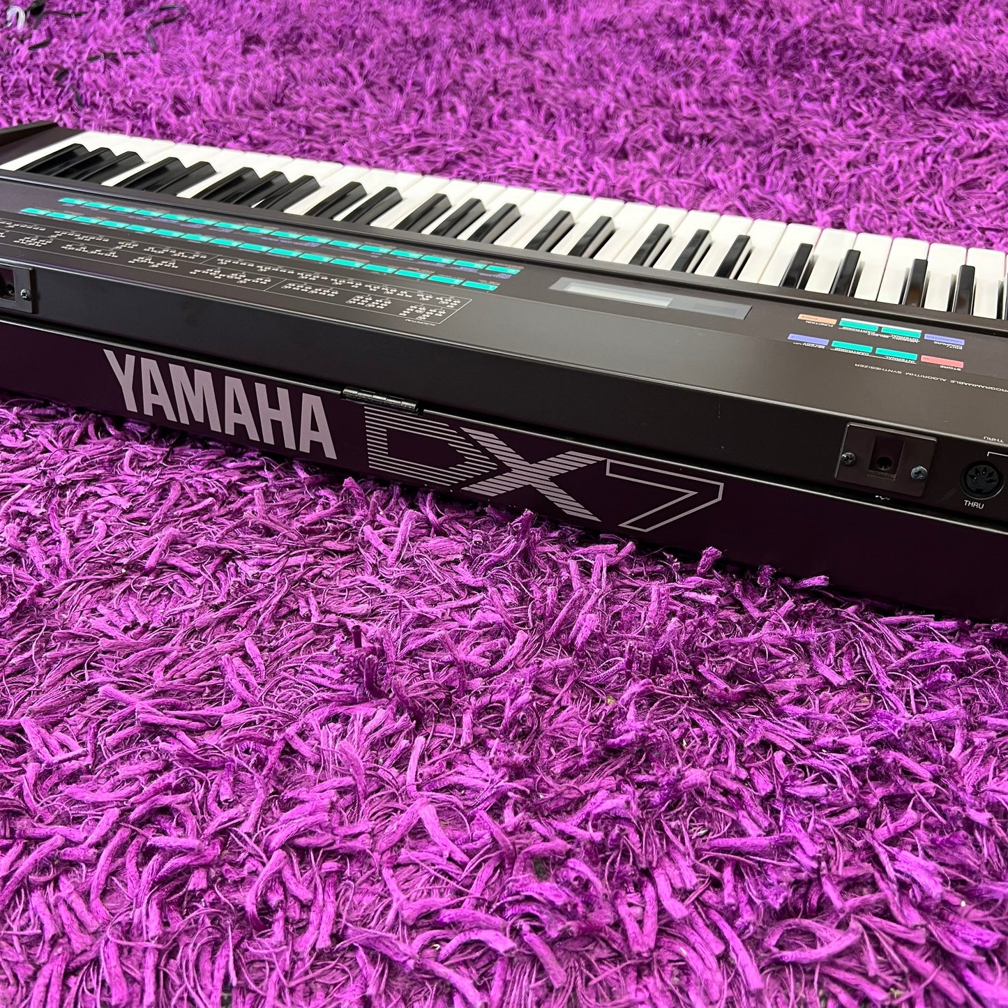 Yamaha DX7 Keyboard Synthesizer (w/ Soft Case) (Made in Japan)