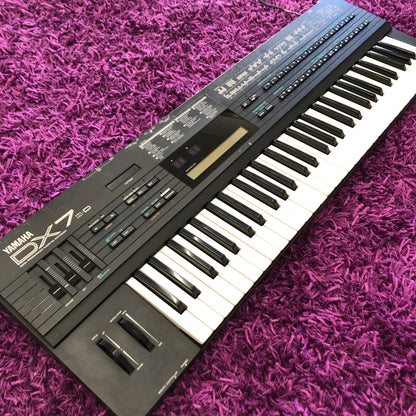 Yamaha DX7 II-D Digital Programmable Algorithm Keyboard Synthesizer (Made in Japan)