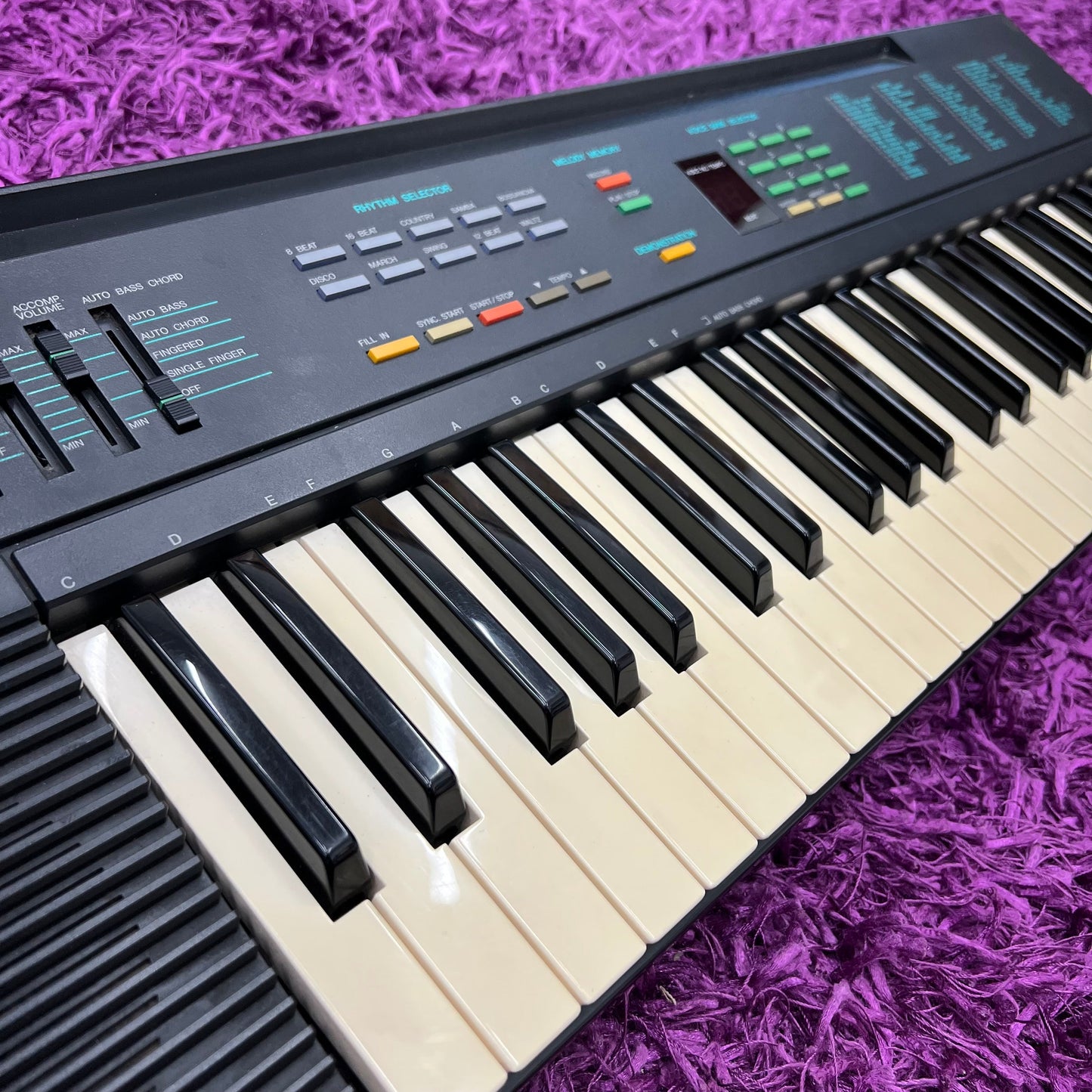 Yamaha PSR-6 Retro FM Synthesizer